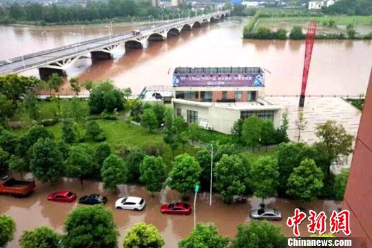 湖北远安遭受暴雨洪涝灾害3万余人受灾