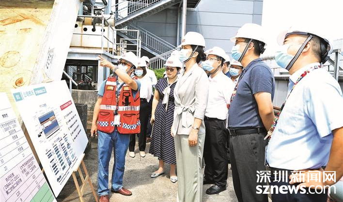 区委副书记,区长蔡颖率队调研光明空气子站及工业企业大气污染防治